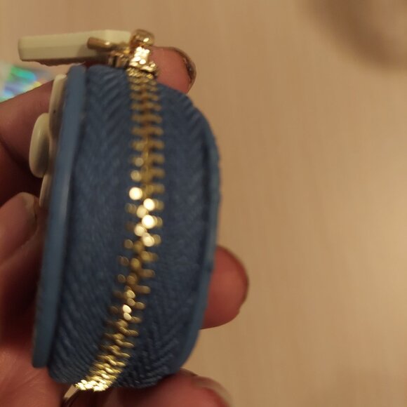 Zip Around Hello Kitty Key Chain - Picture 7 of 7